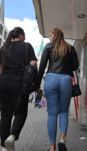 Thick ass in tight jeans
