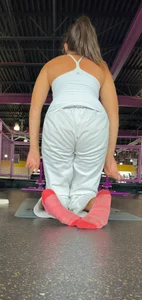 Gym ass in sweats & socks (close up)