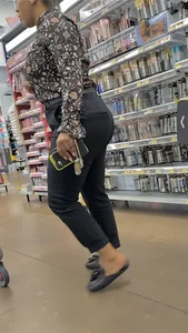 Sexy Juicy Big Bubble Butt Lightskinned Ebony Milf Dressed Classy😮‍💨