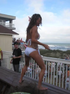 IOP Bikini Contest Drivin N' Cryin Show May 2009