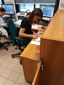 Office lady in tight pants with vpl