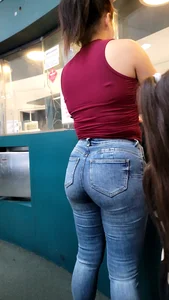 Hot latin Milf in tight jeans