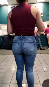 Hot latin Milf in tight jeans