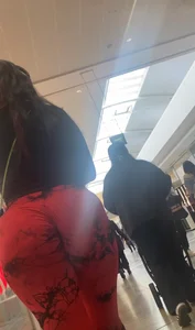 Massive PAWG ass in red leggings