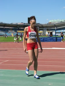 Candid track girls and runners