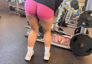 Gym cap Latina 🏋️‍♀️ (OC)
