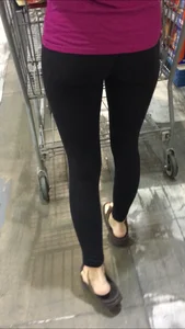 Skinny brunette shopping in leggings (VPL)