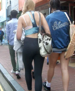 Guitar playing blonde babe with a nice ass and vtl in tight leggings