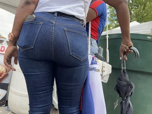 Sexy Fit Thick Round Phat Ass Bubble Booty Latin MILF
