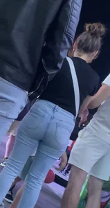 amazing ass in jeans OC