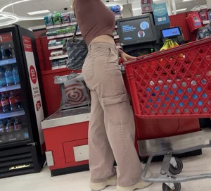 Hot milf slim waist fat booty