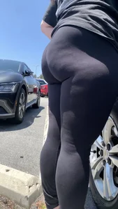 Chubby Hockey Geek, nice BUTT n THIGHS
