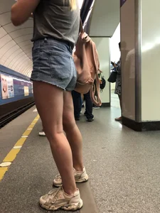 Girl with Hot Muscular Legs in Jeans Shorts Subway Creepshots