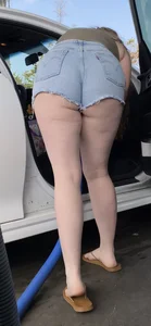 Whooty cheeks at car wash