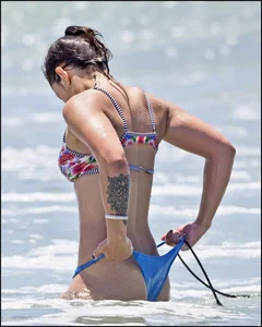 Bubble butt learning how to surf [not oc]