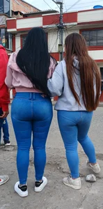 nalgas en jeans lisos