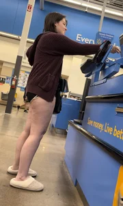 Pawg with Thick Legs