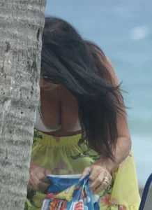 Candid Florida beach and bikini girls