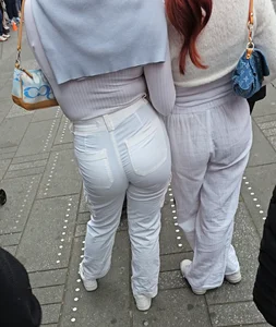 2 Friends, Times Square Ass
