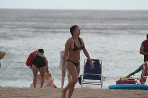 Florida beach and bikini girls
