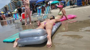 Brazillian beach creepshots, huge gallery of candid girls in swimsuits