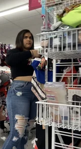 Thick Latina looks delicious in crop top and jeans