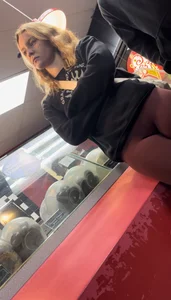 Fat Booty Cameltoe Duck-Lips Blonde PAWG  (OC)