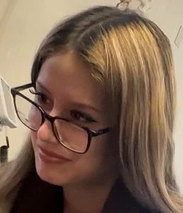 The shape of this blonde was UNREAL🤤 (OC, Faceshots)