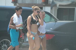 Various sexy Florida beach and bikini girls