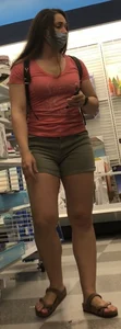 Thicc art lover Milf in shorts