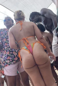 Crazy thick pawg in thong capped from all angles (OC)