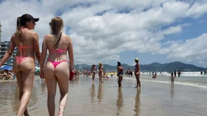 Brazillian beach creepshots, huge gallery of candid girls in swimsuits