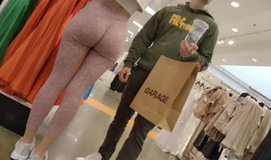 Tall slim chick Very hungry Ass  not OC