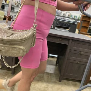Pink latina