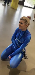 REALLY TIGHT blonde babe in samus cosplay!