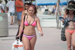 Sexy Florida girls in bikinis