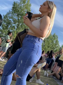 Perfect shape blonde bubble ass ( not oc )