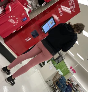 Tight pink