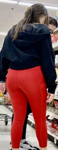 Chic in red leggings‼️