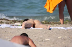 Mix of nude beach girls with sexy bodies