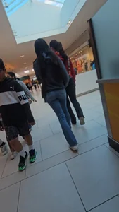 Cute booty in tight jeans