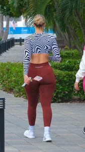 Perfect hot booty blonde milf (NOT OC)