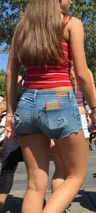 Babes in Short Shorts