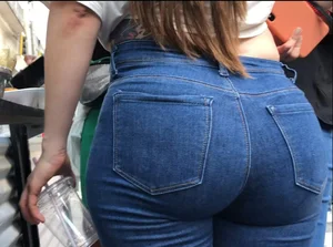 PAWG in jeans (not-OC)
