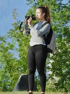 Curvy little photographer - cute & (mostly) unaware [014]