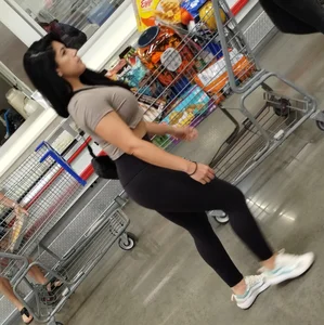More Lulu lemon in this fit thight beautiful latin milf