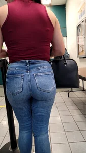 Hot latin Milf in tight jeans