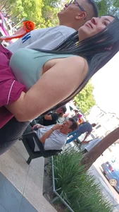 Mexicana con grandes tetas en Leggings negros