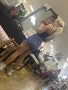 (OC) Tight blonde showing cleavage and bubble in homegoods