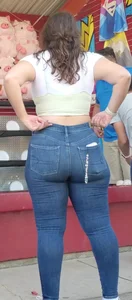 Teen Pawg in TIGHT jeans